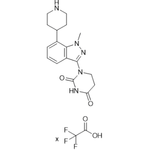 1-(1-Methyl-7-(piperidin-4-yl)-1H-indazol-3-yl)dihydropyrimidine-2,4(1H,3H)-dione 2,2,2-trifluoroacetate TFA|CS-1351630